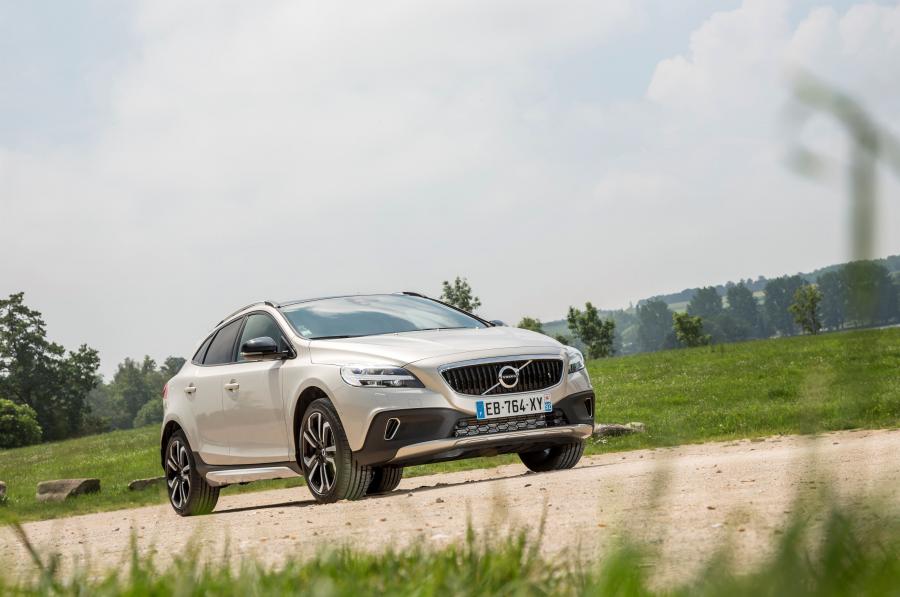  Volvo V40 D3 Cross Country 2016 года  (WW) (фото 30 из 33)